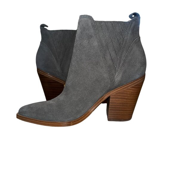 Like new! Marc Fisher LTD Gadri Pointed Toe Pull On Gray Suede Bootie Si… - Picture 4 of 8